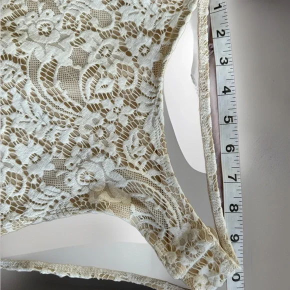 Lace Bodysuit with button opening - size XS - Picture 5 of 12